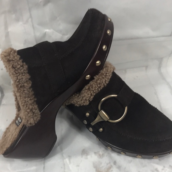 Size 6.5 Stuart weitzman Swede shoes. Brown - Picture 6 of 8